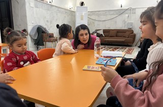 Kadın ve Çocuk Dayanışma Merkezi’nde İngilizce Derslerine Yoğun İlgi